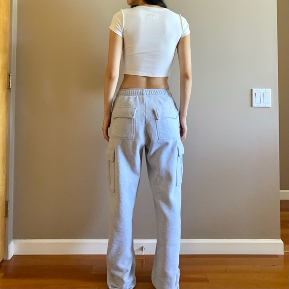 Aritzia tna cozy fleece mega cargo sweatpants - Picture 2 of 6